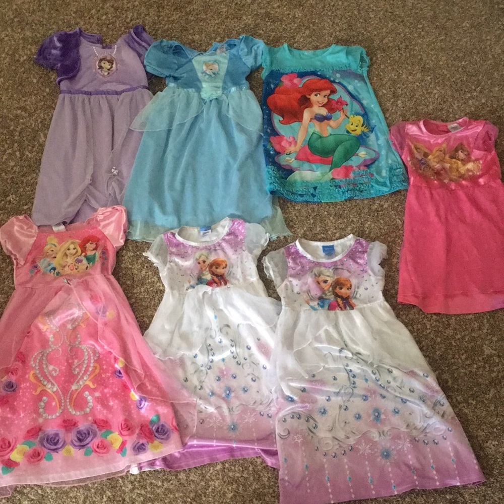 7 Disney Princess nightgown/dresses